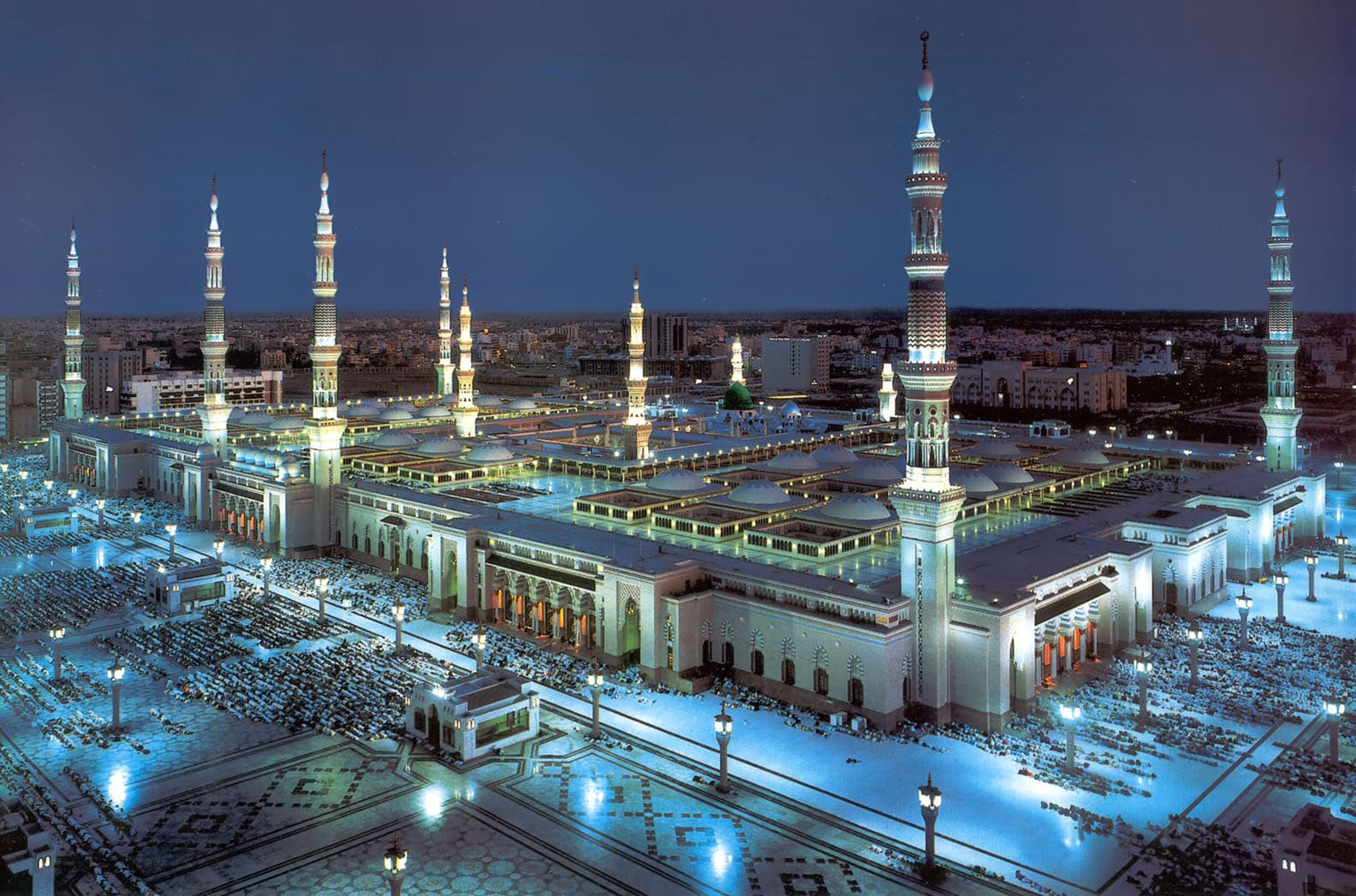 Al-Masjid an-Nabawi during Umrah